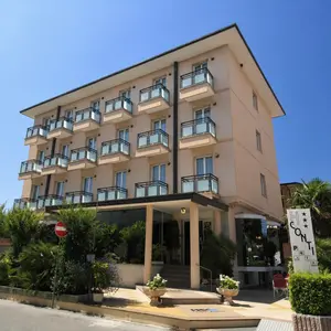 Facciata Hotel Conti