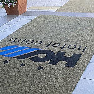 Main entrance Conti Hotel
